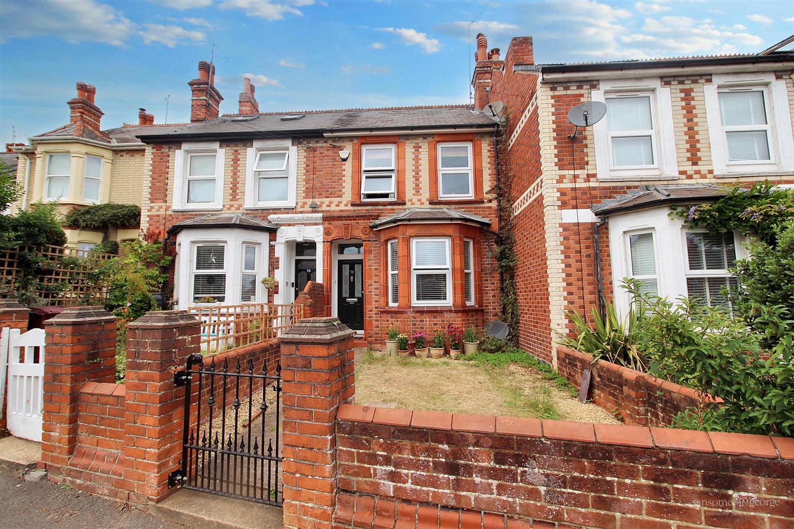 3 bed property in Grovelands Road, Reading